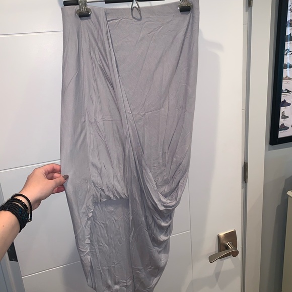 Express Asymmetric Skirt - Picture 3 of 5